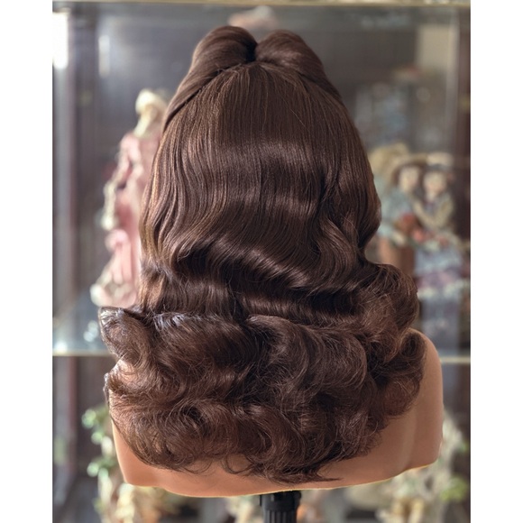 Rockabilly Inspired Brunette Lacefront Wig - Picture 4 of 4